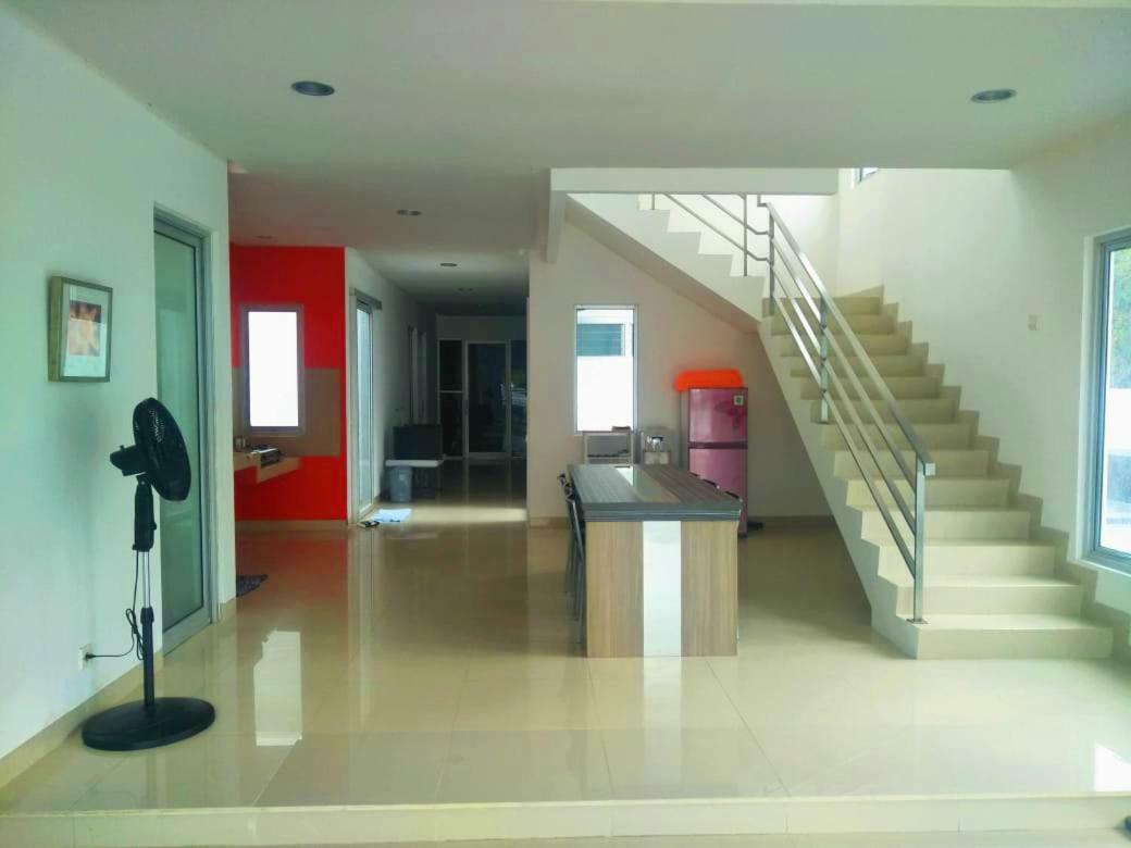 Villa Kaca ตันจุงเลอซุง ภายนอก รูปภาพ